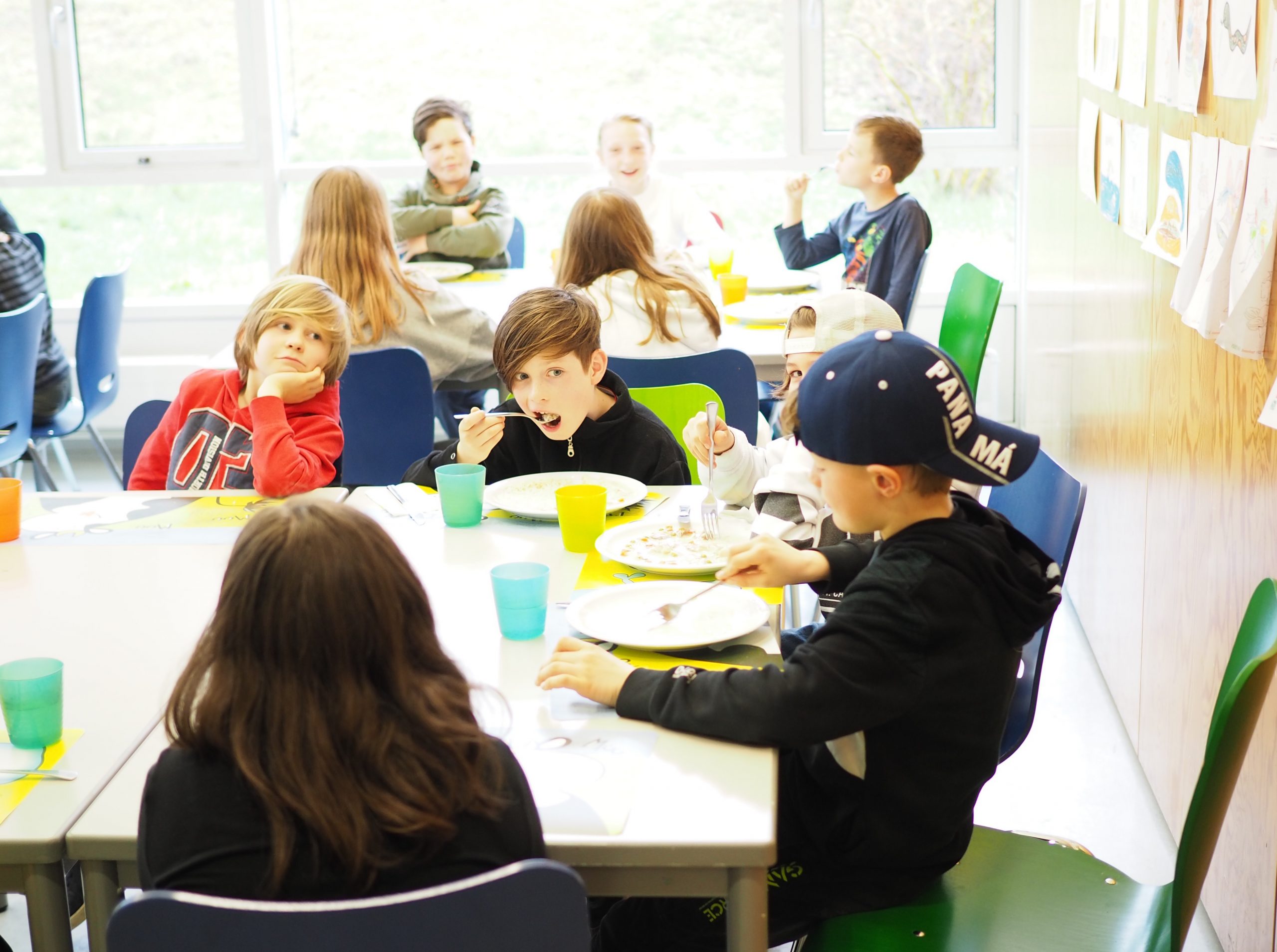 Mittagessen in der Schulküche